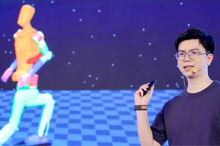 天才少年稚晖君1xbet机器人走路进场！AI模型做大脑，目标售价20万以内